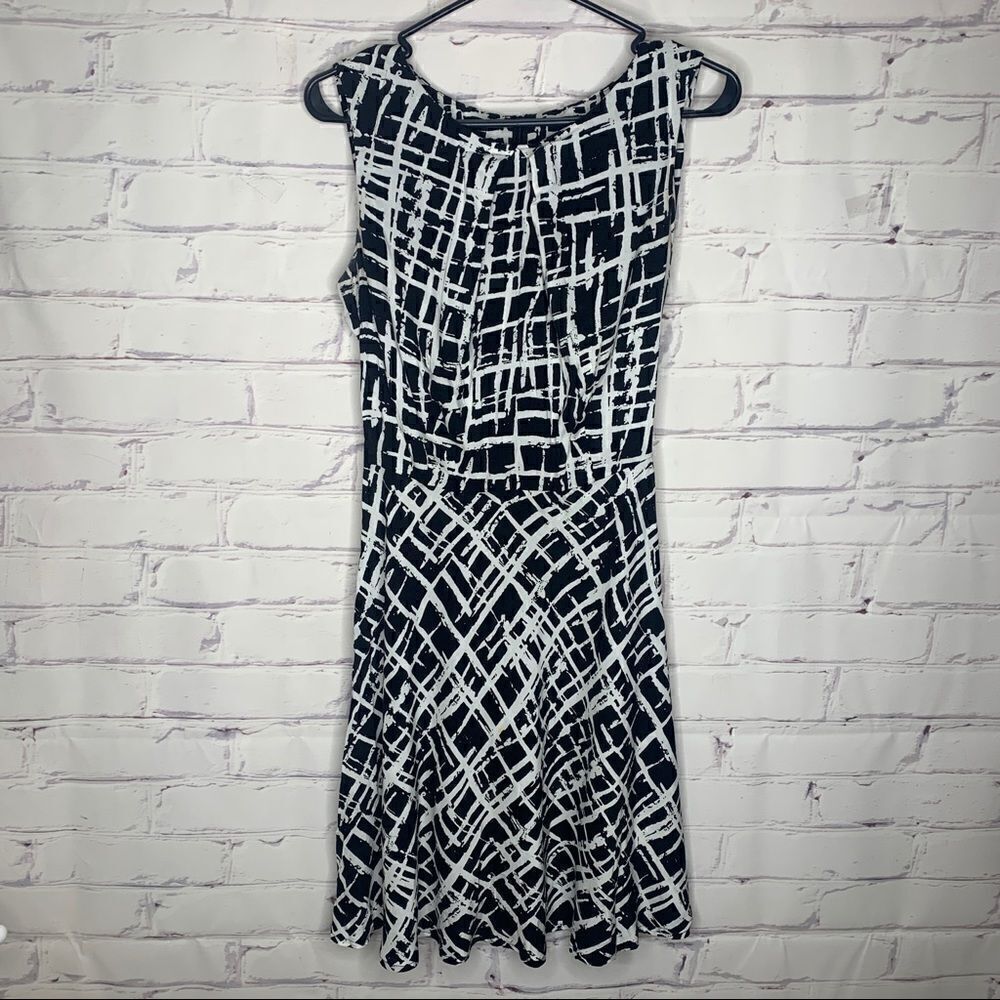 ‎AB Studio size 10 black/white dress with belt